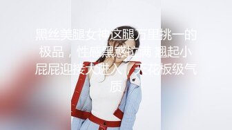 -亲戚登门拜年 色表哥不顾房外众人擅闯闺房和骚浪表妹干B