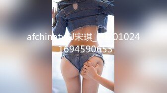 写字楼女厕一连3次拍到同一个美女来尿尿她的B可真美 (1)