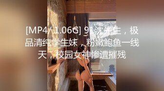 《换妻探花》单男约操小夫妻3P，过来先吃点东西再开操