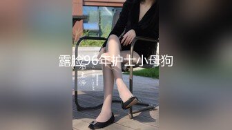 大奶子小嫩逼风骚大屁股诱惑两姐妹激情大秀，黑丝露脸情趣诱惑，互动狼友听指挥掰开逼逼看特写精彩不要错过