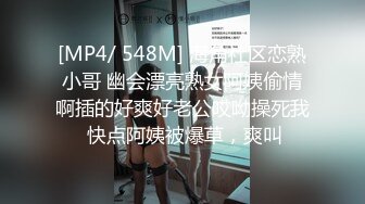 黑丝露脸非常骚的女主播伺候大哥啪啪直播，深喉大鸡巴69舔逼，激情上位淫声荡语，被大哥草不够还拿道具插逼[