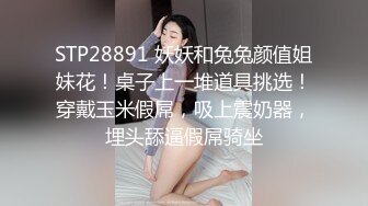 [MP4/ 667M] 短锅盖头哥哥酒店后入狠狠操少妇 花式镜头前暴力无套打桩