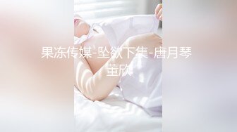 [MP4/ 377M] 黑丝柔情大奶妹露脸可爱的大眼睛好骚啊，听狼友指挥一边揉着骚奶子一边自己抠逼真刺激，表情好骚呻吟可射