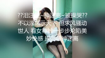 黑球巨乳大奶熟女的巨臀