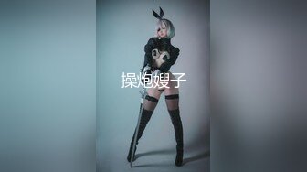 [MP4/ 900M] 眼镜骚熟女3P大战，两根屌轮流吃，骑乘边操边插嘴，后入猛怼小骚货，骑脸舔骚B，太骚了