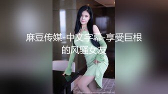 高速路口两个不穿内裤的S女上演撕逼大战,雪白的大奶子和一线天鲍鱼一览无余